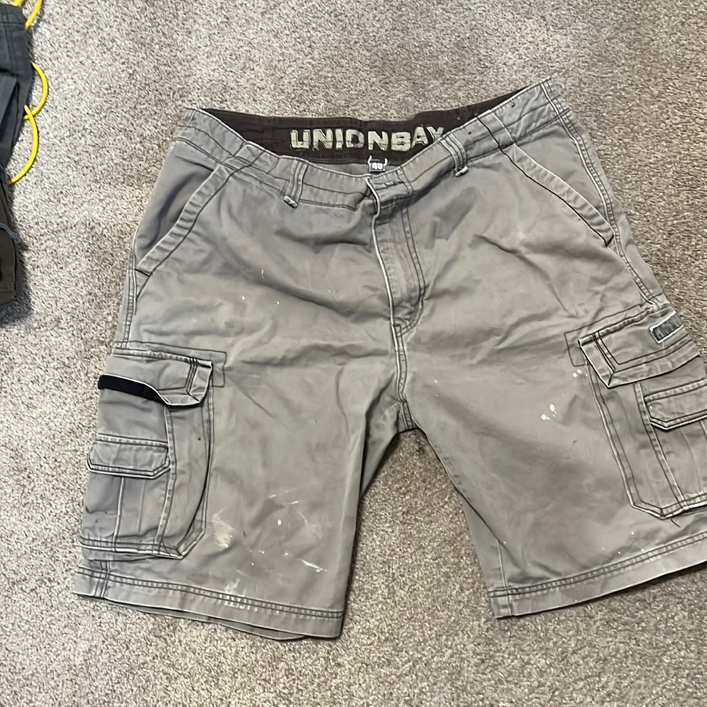 Shorts for men by Unionbay 8 pockets.